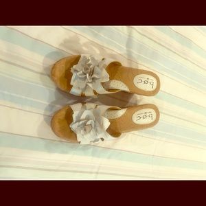 BOC Flower Wedges size 8